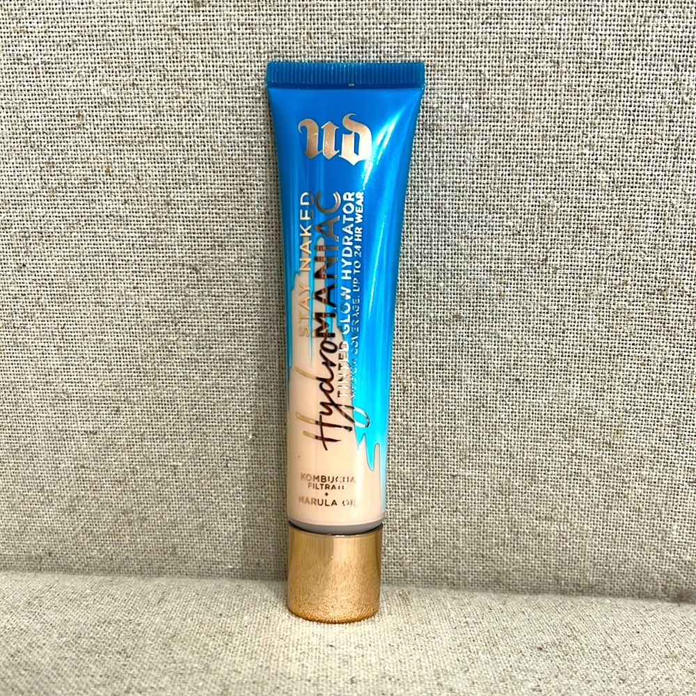 Urban Decay Stay Naked Hydro Maniac tinted glow hydrator 30 light